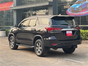 Toyota Fortuner 2.4G 4x2 MT