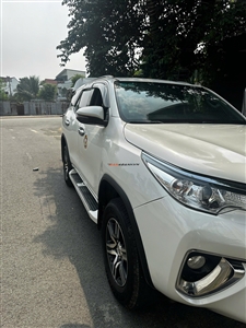 Toyota Fortuner 2.7V 4x2 AT