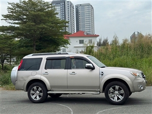 Ford Everest 2.5L 4x2 AT