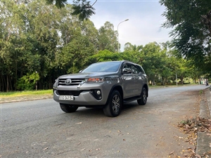 Toyota Fortuner 2.4G 4x2 MT