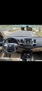 Toyota Fortuner 2.7V 4X2 AT