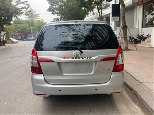 Toyota Innova 2.0E