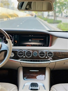 Mercedes-Benz S 400