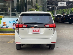 Toyota Innova 2.0G