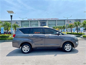 Toyota Innova 2.0E