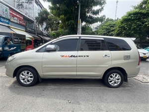 Toyota Innova G