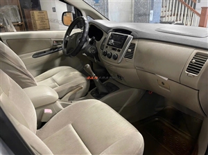 Toyota Innova 2.0E