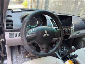 Mitsubishi Pajero Sport D 4x4 MT