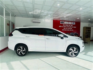 Mitsubishi Xpander AT Premium