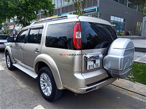 Ford Everest 2.5L 4x2 AT