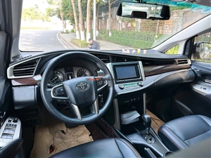 Toyota Innova 2.0G