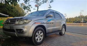 Toyota Fortuner 2.7V 4x4 AT