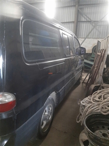 Hyundai Starex Van 2.5 MT