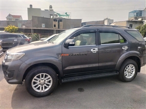 Toyota Fortuner 2.7V 4x2 AT