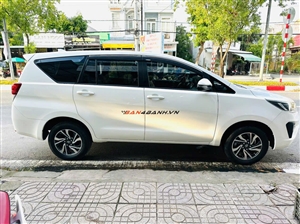 Toyota Innova 2.0E