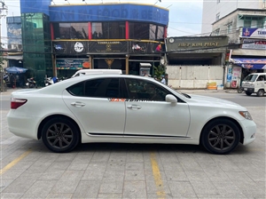 Lexus LS 460