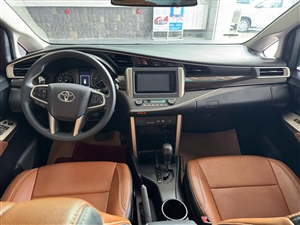 Toyota Innova 2.0G