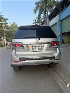 Toyota Fortuner 2.7V 4X2 AT