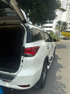 Toyota Fortuner 2.7V 4x2 AT