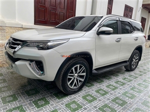 Toyota Fortuner 2.7V 4x4 AT