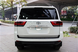 Toyota Land Cruiser 300