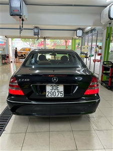 Mercedes-Benz E240