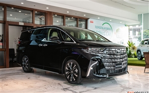 Toyota Alphard Hybrid 2023-