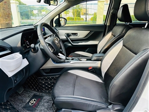 Toyota Veloz Cross CVT