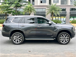 Ford Everest 2022 Titanium 4x2 - Hỗ trợ bank 70